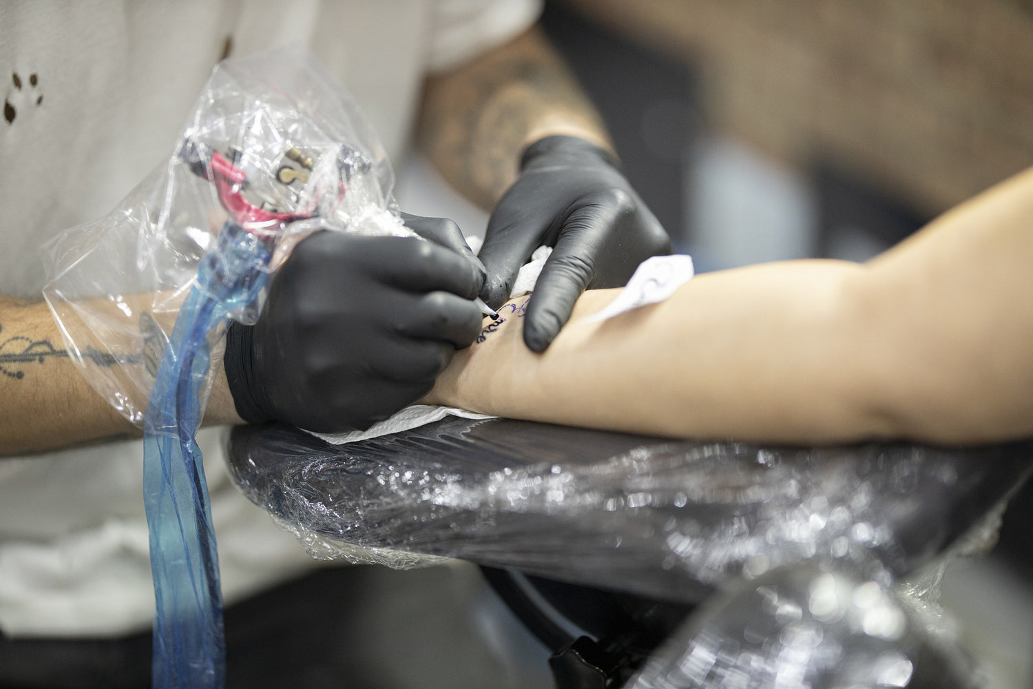 Czy chory na łuszczycę może zrobić sobie tatuaż? Sprawdź!